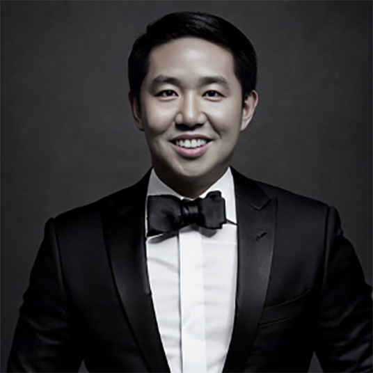 Ari Tan